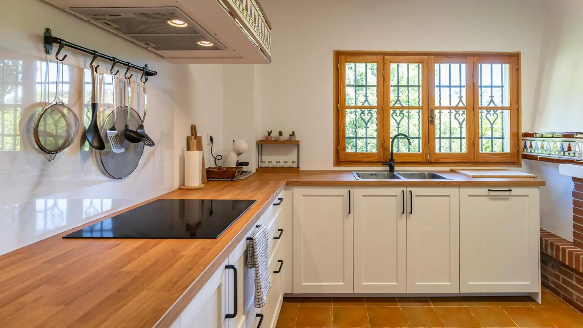 Stunning Home In Casarabonela