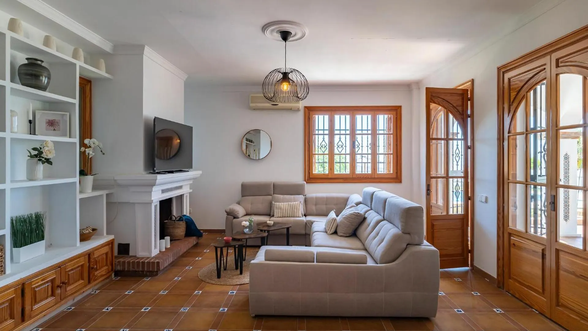 Stunning Home In Casarabonela 0*,
